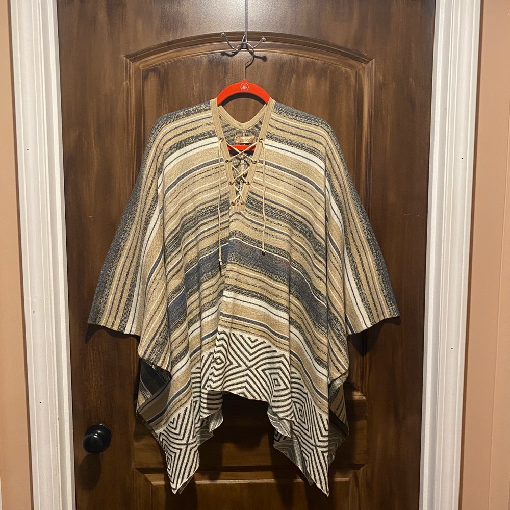 Beautiful earth toned Poncho.